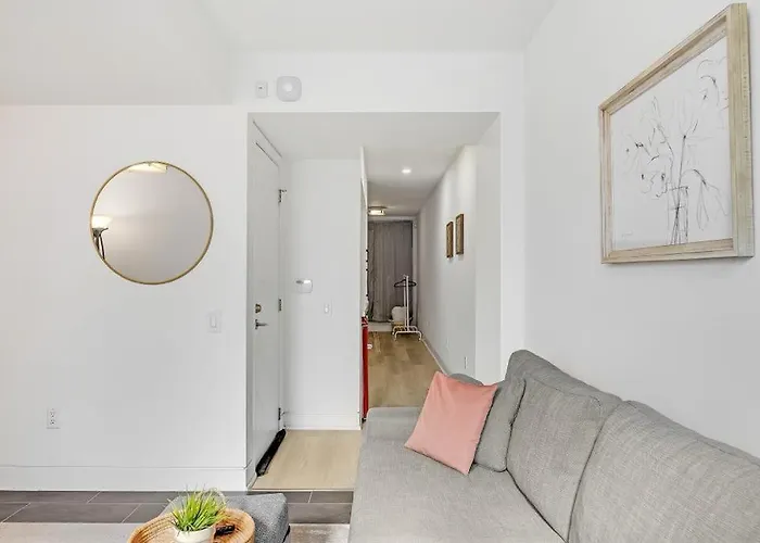 Suite In The Heart Of Downtown Toronto